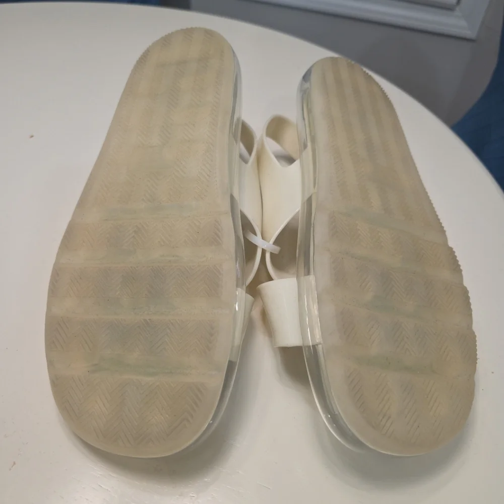 Tory Burch Crisscross Strap Jelly Sandal in New Ivory Size 11